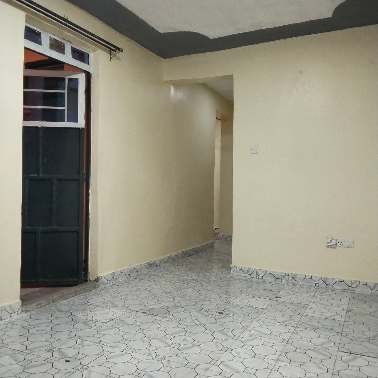 One Bedrooms behind OTTOMAT image 2