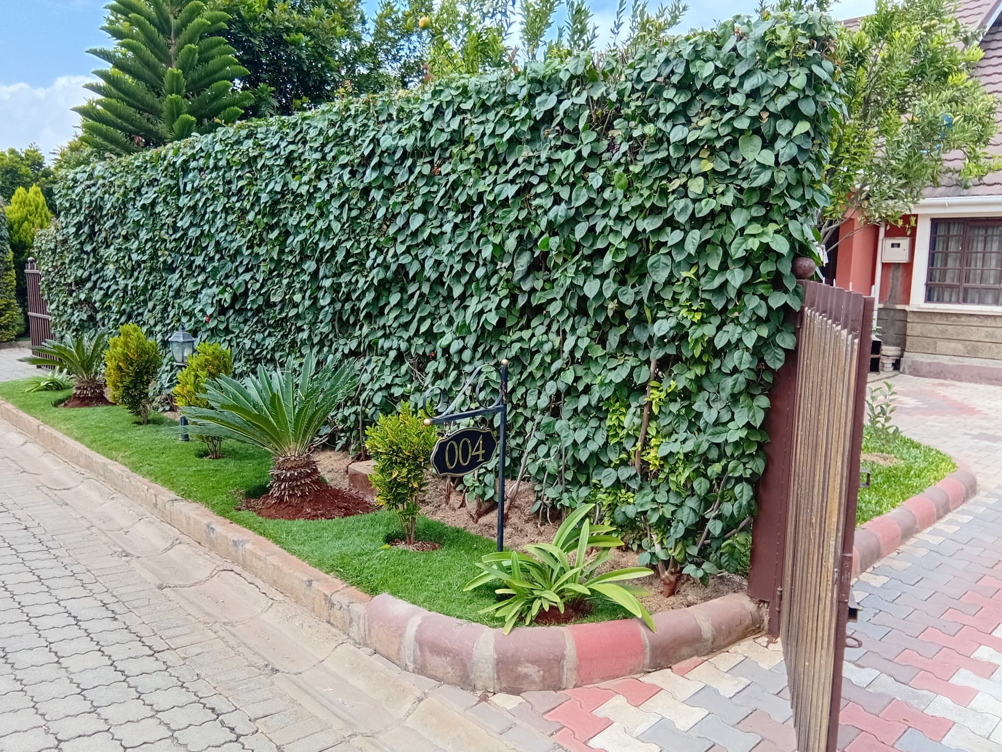 3 Bedroom Bungalow + DSQ