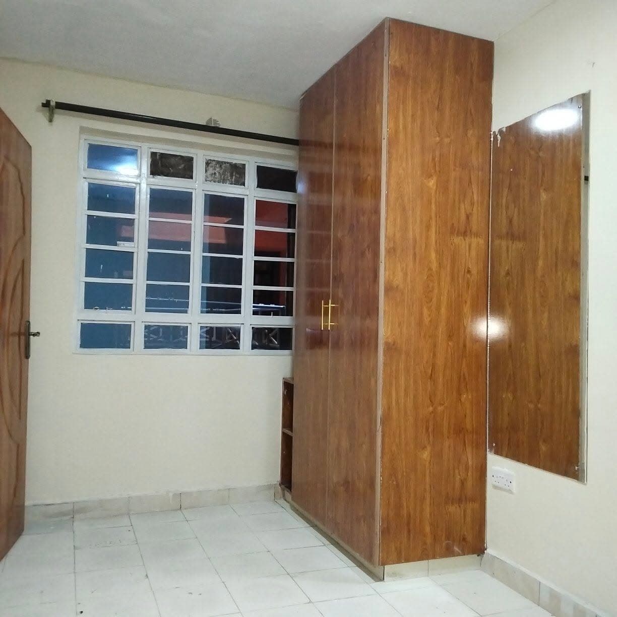 One Bedrooms Kipawa image 2